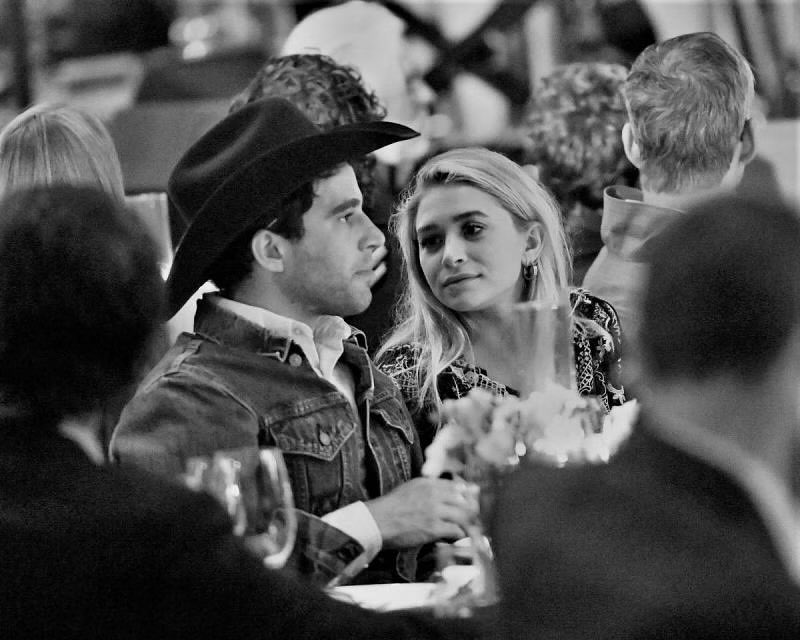 Ashley Olsen tweet media