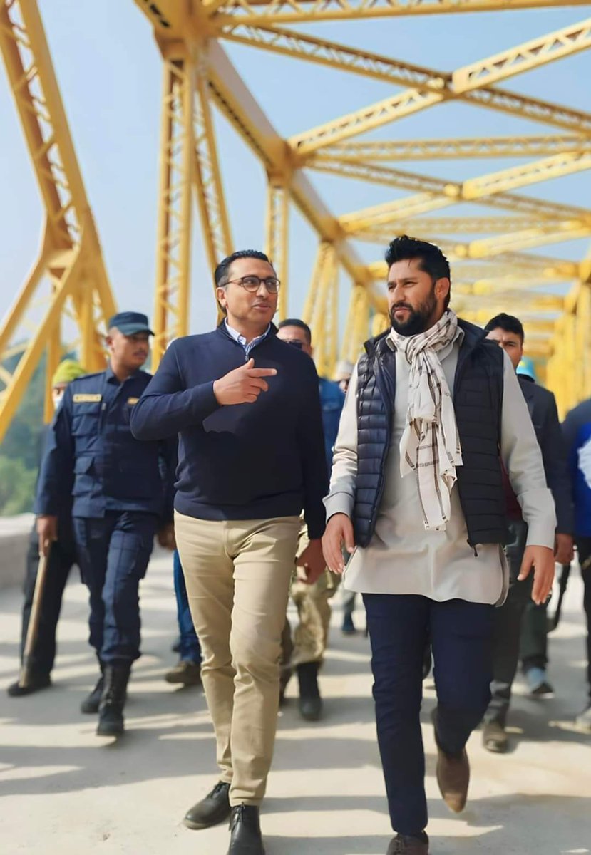 एउटा रवि लामिछानेले हेर्दाहेर्दै कांग्रेस सकिदिए।

जे होस मान्छे शेर हो। 

Good Luck Rabi Dai🤗