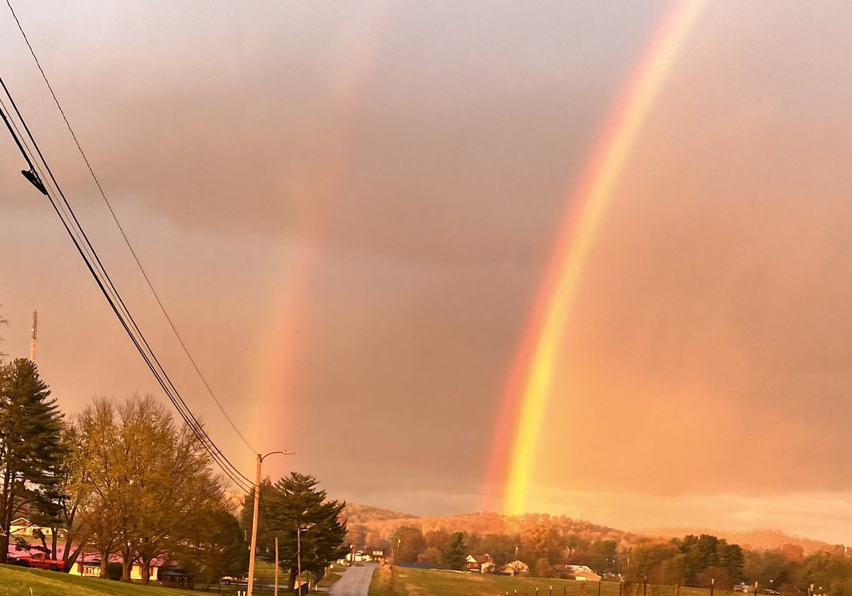 billiestar15's tweet photo. God’s Promise 💙🙏🏼 Brennan &amp; I Chasin Rwinbows https://t.co/HifIVGng4Y