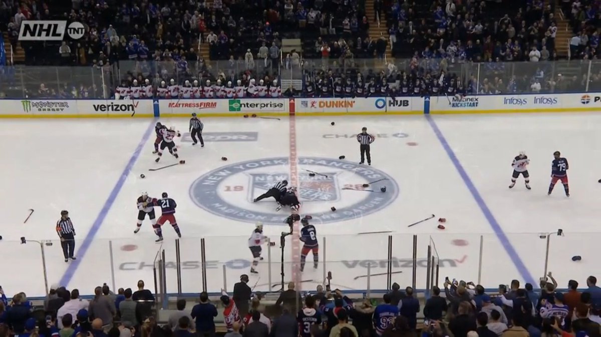 Lauren⋆｡ﾟ👻 tweet media