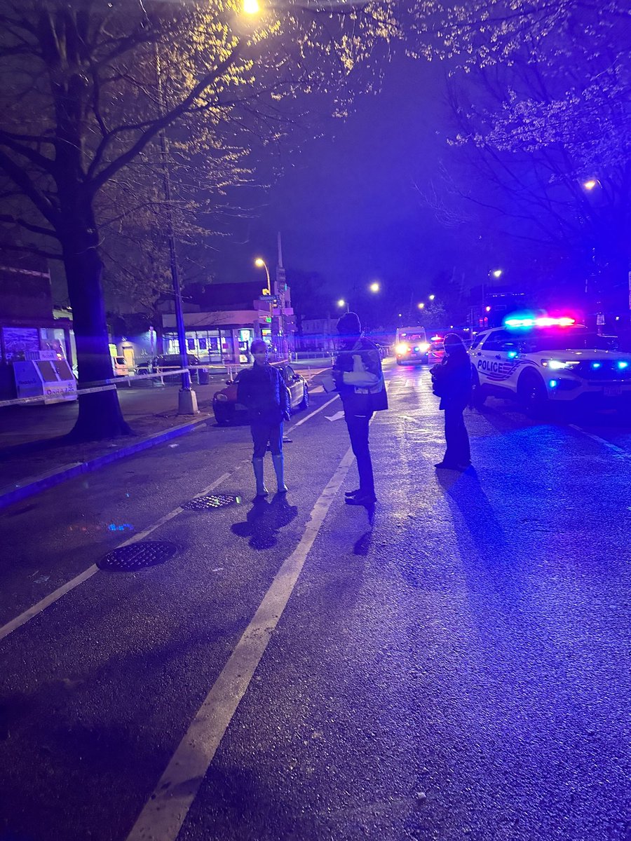 10+ shots fired at 15 & Independence Ave SE. Neighbor in her car ducked as bullets went through her windshield another dropped to the ground as bullets flew above his head. They are lucky they did not get hit. #districtofcrime