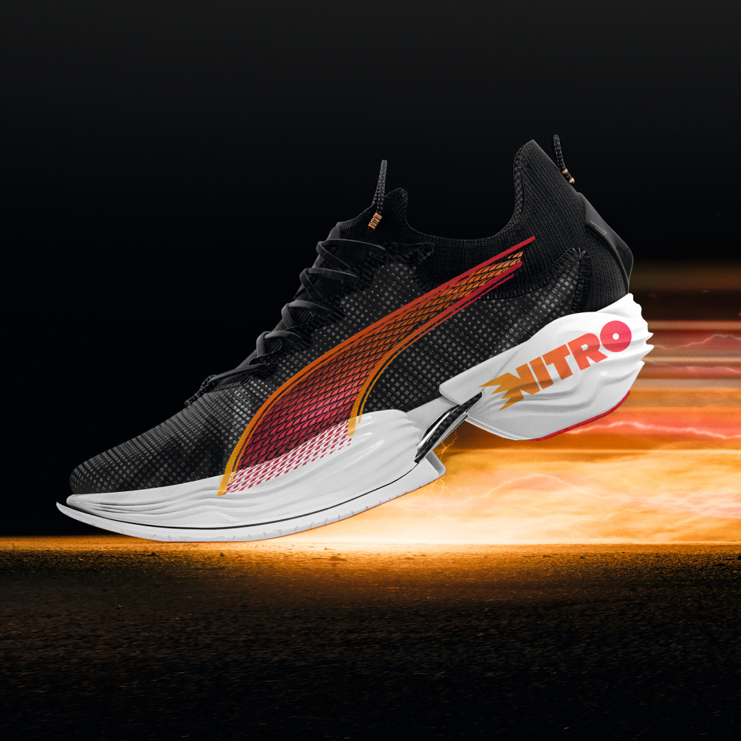 PUMA_JPN's tweet photo. 即完売となった大好評のレーシングモデル
「FAST-R NITRO™︎ ELITE 2」から
カラーアップモデルが登場。
大胆にデザインされたNITROの文字に、内なる情熱の炎をイメージした『Fire Glow』カラーを採用🔥
4月6日10時予約開始 / 4月13日より一般発売
🔗https://t.co/PeYpw9D2lh
#PumaNitro
#FastR2 https://t.co/dZjeAE8BSE