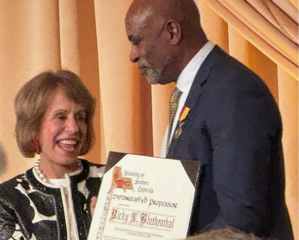 Congratulations @RNBluthenthal on being honored last night with your USC Distinguished Professor award. A well-deserved achievement for the impact you make with the great work you do.