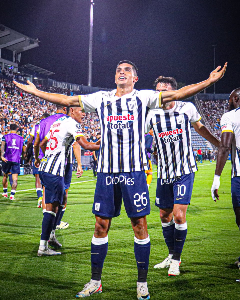 ALIANZA LIMA ESTÁ HACIENDO UN GRAN PARTIDO ANTE EL CAMPEÓN DE LA COPA LIBERTADORES. 🔵⚪️

📸 <a href="/luisperezadrian/">Luis Perez</a>