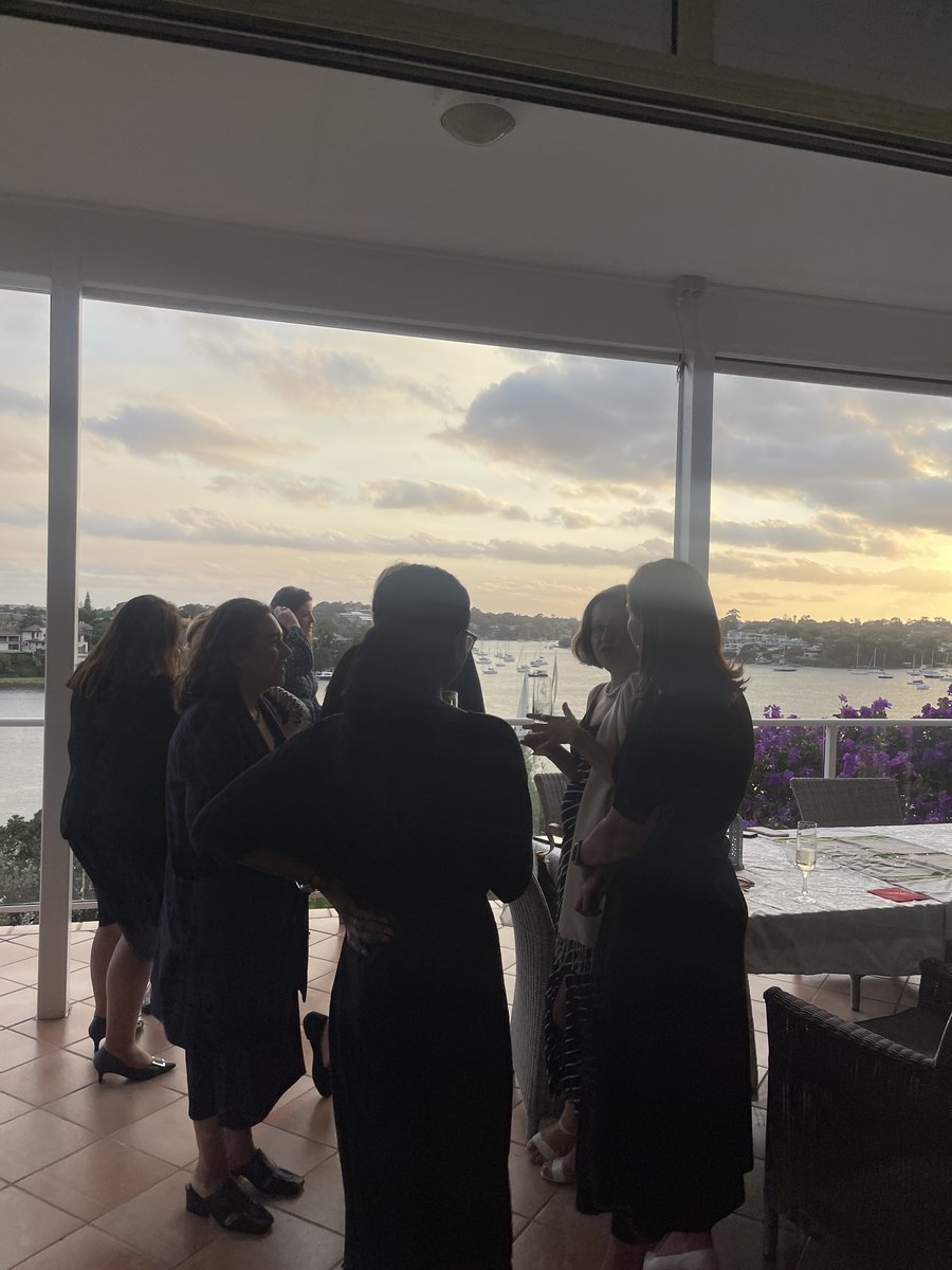 Continuing celebrations from #IWD2024, @LouCantillon hosted an All-Lady Consul General and Deputy Consul General sundowner event at her residence in Sydney last night with representatives from 🇺🇸 🇮🇪 🇦🇷 🇦🇹 🇨🇿 🇯🇵 🇦🇺 🇨🇦 🇨🇴. #InspireInclusion