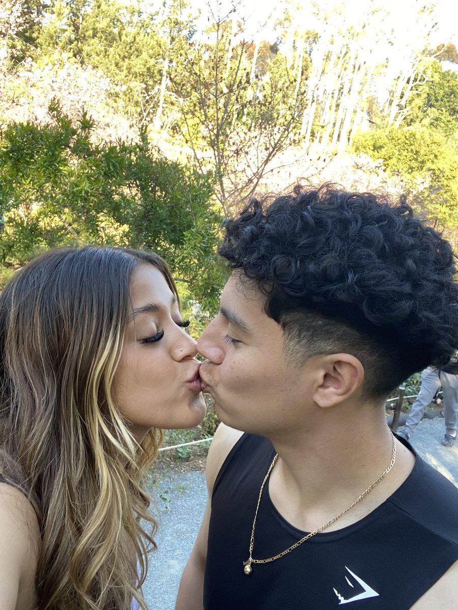 lex_macias's tweet photo. 🌸💗 https://t.co/NL37jrqTMk