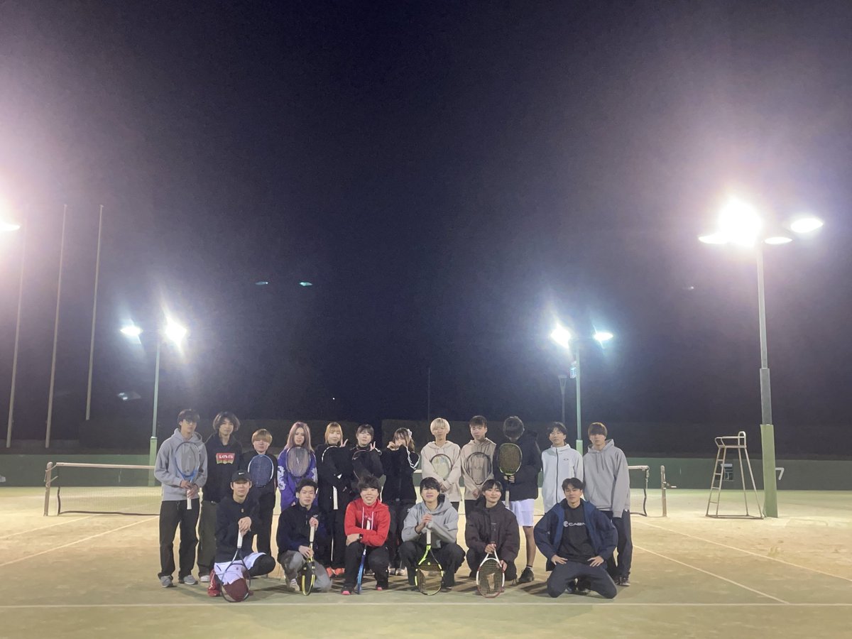 FUREAI_tennis2's tweet photo. 今日の午後5時から9時まで東松山庭球場でサークルの体験会を行う予定です。少しでも興味がある方はぜひ参加しに来てもらえると嬉しいです！経験者、未経験者大歓迎です。ラケットももし持っていなければ貸し出します。見学だけでも構いません！ https://t.co/SxgKfWRr8p