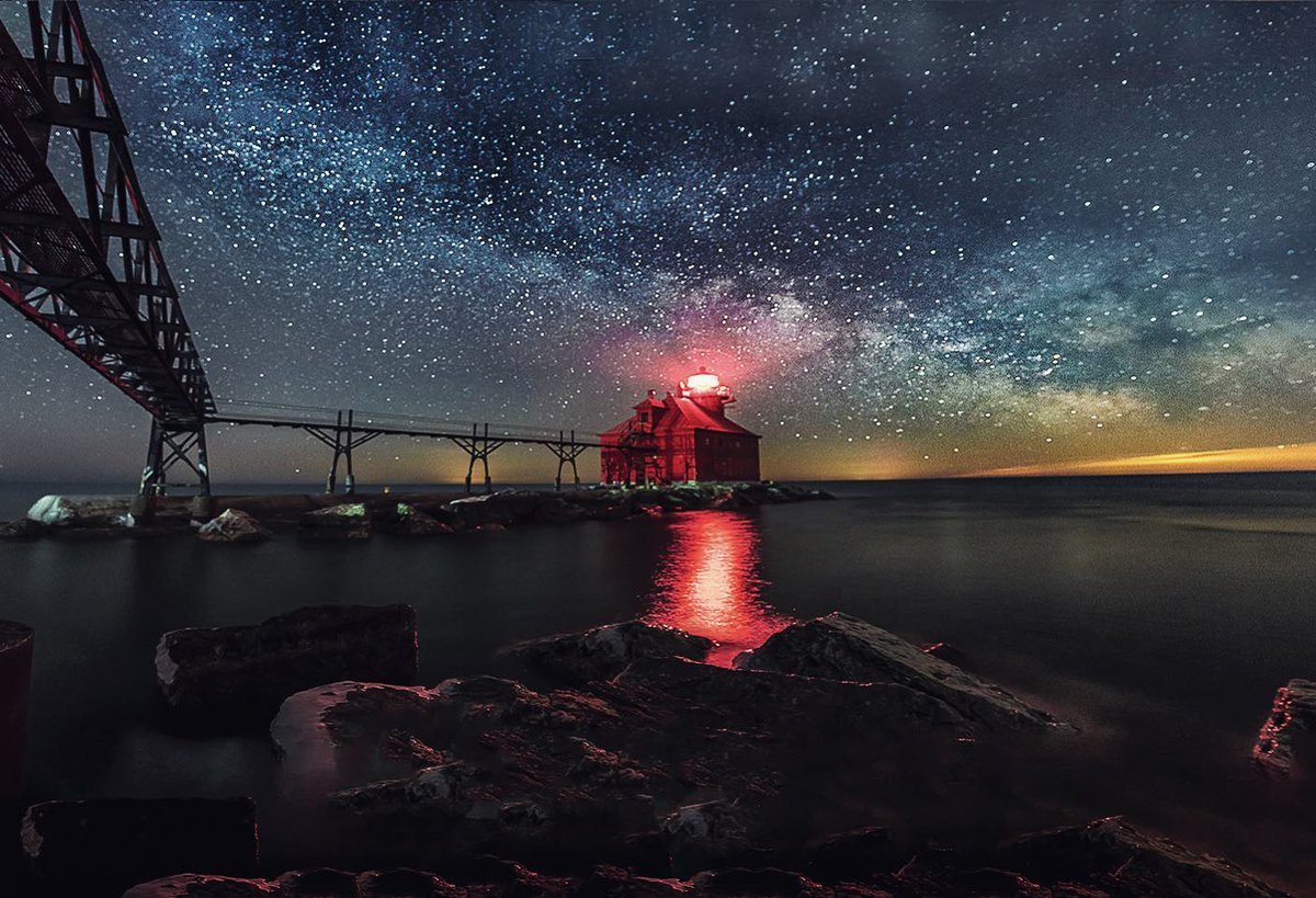 This #DarkSkyWeek, take a moment to step outside and look up at the stars. With its stunning natural beauty and wide-open spaces, #DoorCounty is the perfect place to reconnect with nature and appreciate the wonders of the night sky. Happy stargazing!

📷: IG/d.e.l.photography