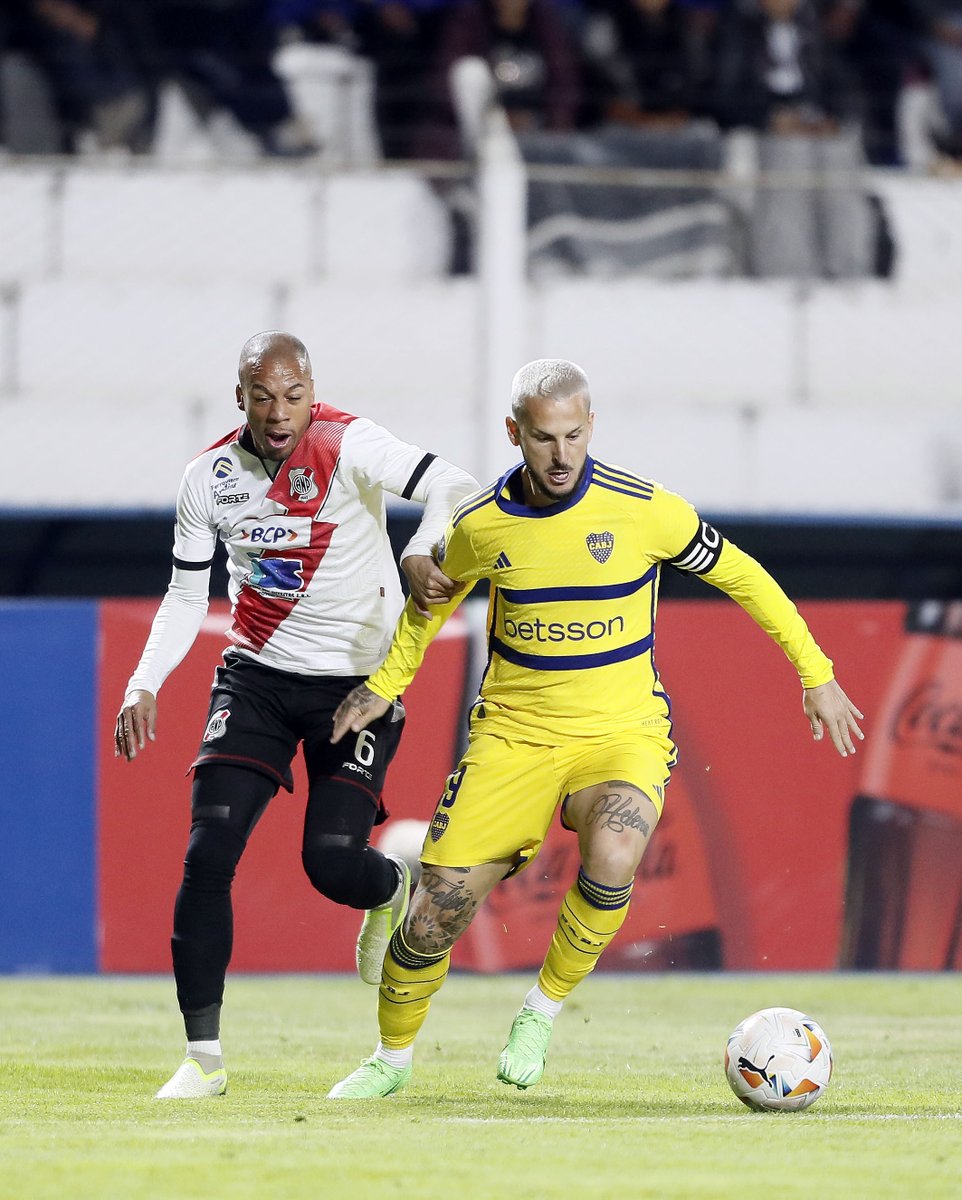 BocaJrsOficial's tweet photo. #Sudamericana 🏆

⏱ 45’ ST + 4⃣

Nacional Potosí 0 - #Boca 0

#DaleBoca 🔵🟡🔵 https://t.co/1VRtxkUtCH