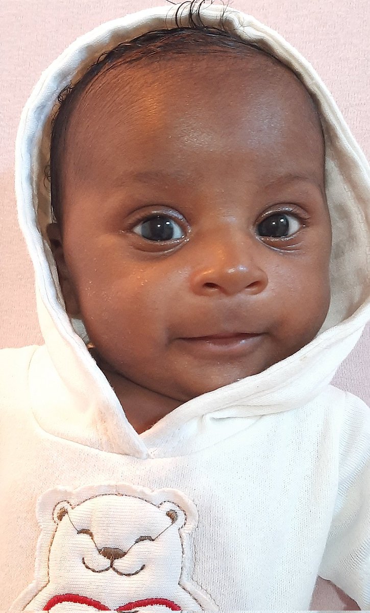 "Sem muito papo igual o papai // todo risonho e simpático igual a mamãe"

 🤎😍
<a href="/meninodapaz333/">Juninho </a>