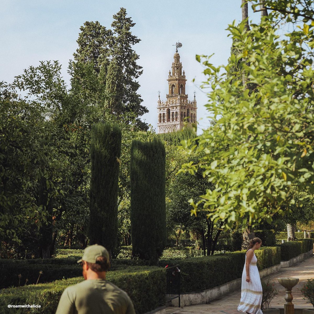 Dive into the heart of Sevilla as the Feria de Abril comes alive🎉: Imagine lantern-lit streets, the strum of Spanish guitars🎸, and the exhilarating beat of flamenco💃. The Feria de Abril is more than a festival; it's your invitation to become part of the Spanish soulful story.