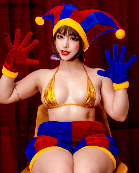 why do people on the internet keep asking me about clussy? 🤡 https://t.co/Fwe16RdAMK