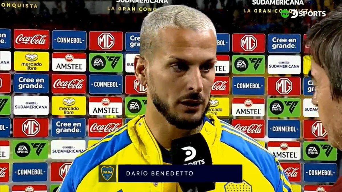 la12tuittera's tweet photo. 🗣️ #Benedetto "Erré el penal. Con bronca con eso porque nadie más que yo quería convertirlo, pero me quedo con el rendimiento del equipo, no damos más. En el 2T se empezó a sentir".

"Quiero convertir, no se me está dando. Hay que seguir trabajando".

"Yo sé que hice un buen primer tiempo, pero me quedo con el penal, me voy con mucha bronca. La pelota apenas la tocás, se levanta acá".
