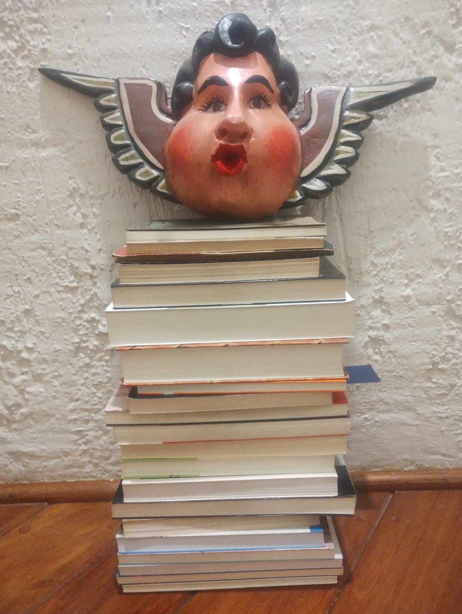 feguz77's tweet photo. La historia y la novela son lo opuesto: la primera aspira a la verdad, mientras que la segunda se regodea en la ficción. Pero se llevan bien. Va🧵con las 21 novelas históricas latinoamericanas que más me han hecho cuestionarme nuestro pasado, es decir, nuestro presente. https://t.co/wGYXRNe3iR