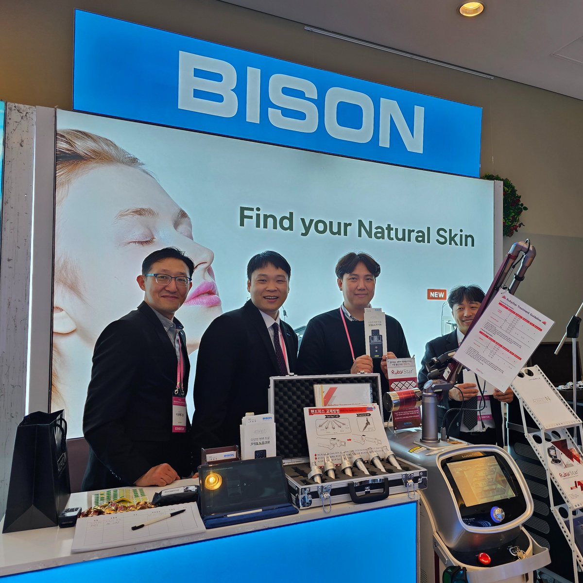 bisonmedical's tweet photo. ์ 26ํ ๋ํํผ๋ถ๊ณผ์์ฌํ ์ถ๊ณํ์ ๋ํ
26th Annual Spring Meeting of association of Korean Dermatologists
We successfully attended it. ๐
#๋ํํผ๋ถ๊ณผ์์ฌํ
#๋ํํผ๋ถ๊ณผ์์ฌํ์ถ๊ณํ์ ๋ํ #๋น์๋ฉ๋์นผ #์
์ผํ #๋ฃจ๋น์คํ #๋ฃจ๋น๋ ์ด์ #longpulselaser #rubylaser #rubystar #dualaccento https://t.co/Daqsw5BGcI
