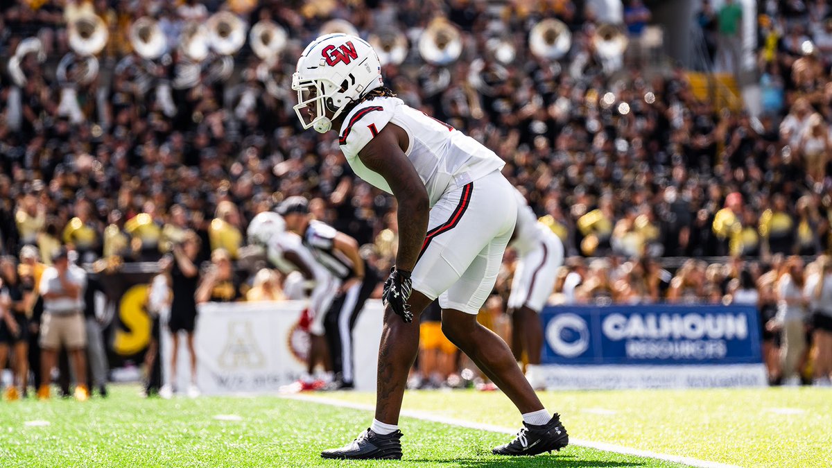 After a great conversation with @fbcoachcoop I’m blessed to say I’ve received my 8th Division 1 offer from @GWUFootball @DeShawnBaker6 @SC_DBGROUP @darian_oates @WRCoachThompson @MobleyEra_7 @ScootCoach #Agtg 🙏🏾