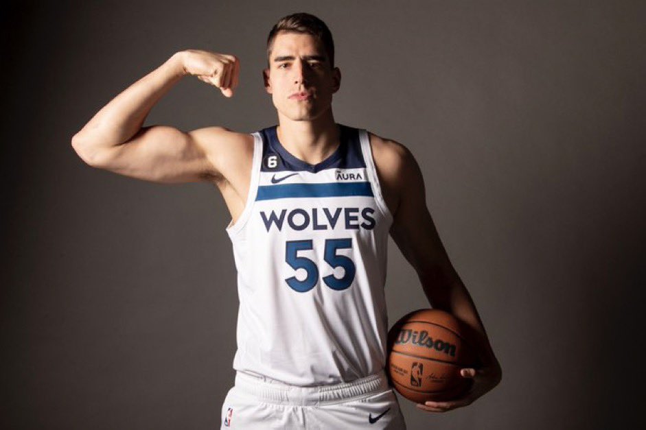 Luka Garza Tonight: 16 PTS 70 FG% 9 MIN Garzilla