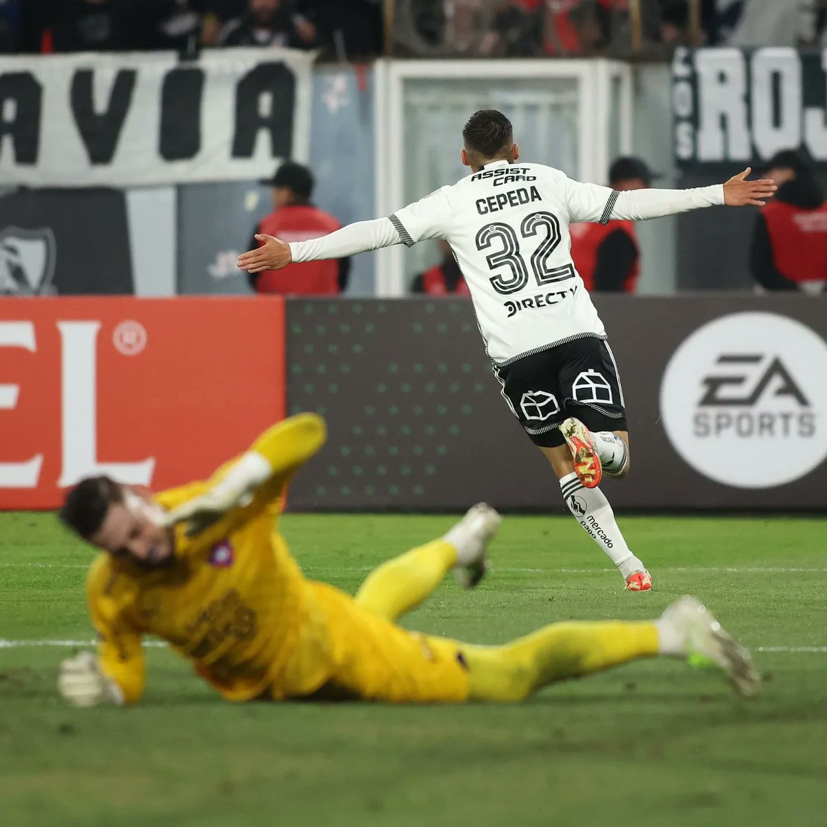 CEPEDA LOCURA! ⚽️🔥 Con su gol 👆 en el minuto 94, #ColoColo 🇨🇱 le ganó 1-0 a Cerro Porteño 🇵🇾 y POR AHORA lidera el Grupo A en la Libertadores! En el otro juego del grupo, Alianza de Lima 🇵🇪 y Fluminense 🇧🇷 empatan 1-1 en Perú, a los 86 minutos. ¿Opiniones del partido? 👇