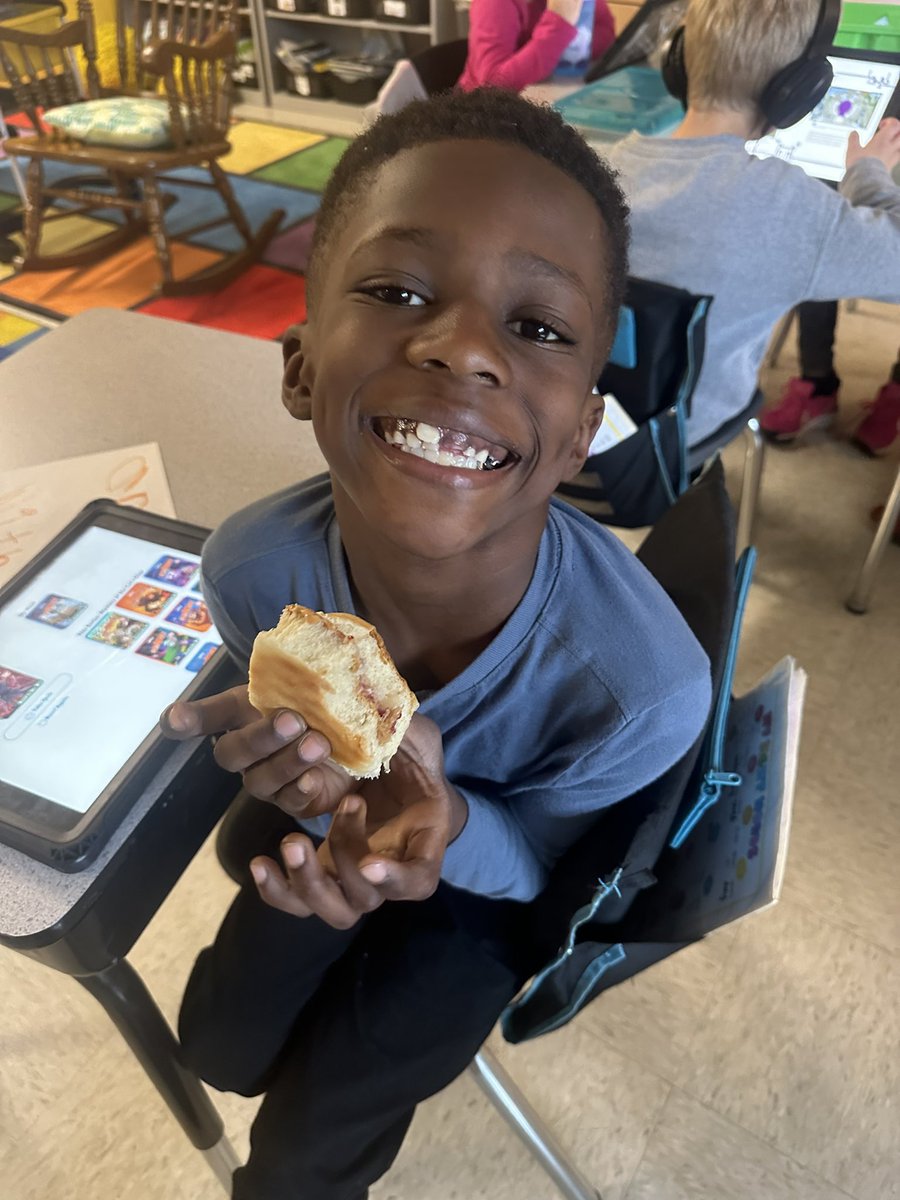 Milaynie May tweet media