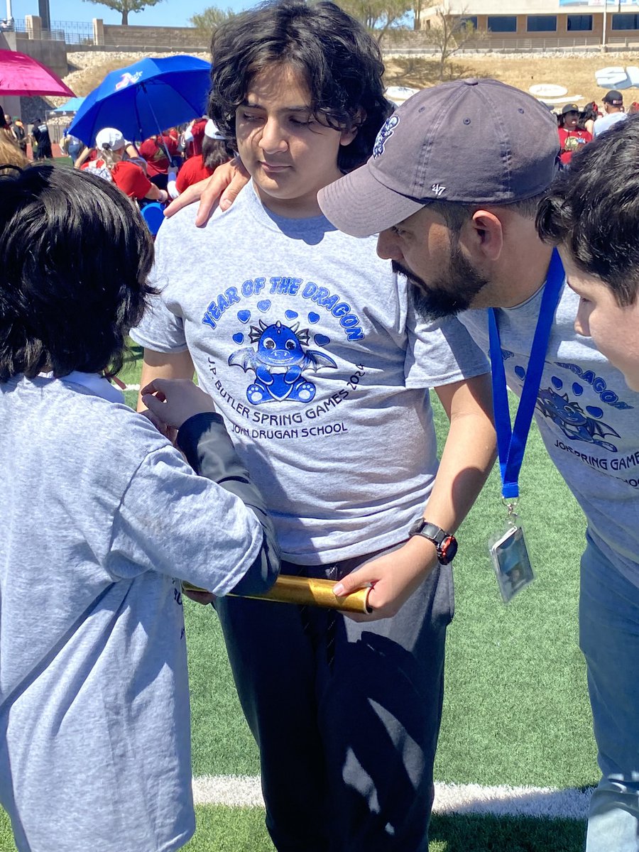 💙@JDrugan_K8, we have a wonderful, kind-hearted teacher, @JBeltran_JDS, that goes above and beyond for our students. The connection he builds with every single one of the them makes your heart melt.💙 #TEAMDrugan #TheBEST @RAlva_JDS @cmercado_JDS @vesparza_JDS