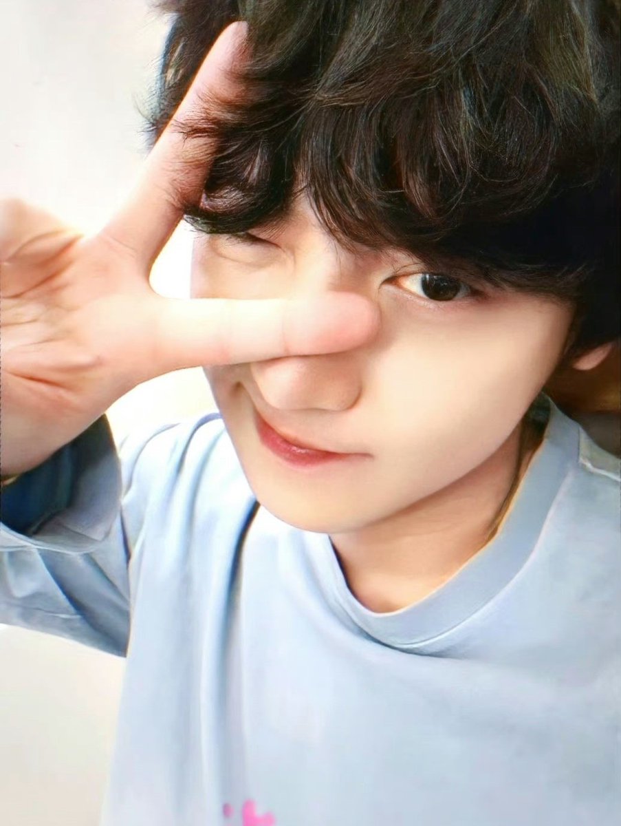 cyhourly's tweet photo. 엑소 박찬열  #CHANYEOL #찬열 https://t.co/CVFAIsjr8c