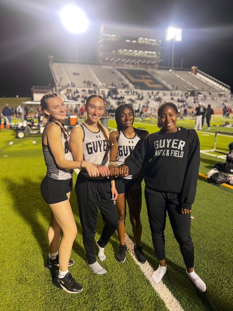Our Varsity 4x400 is headed to Area with a🥈place finish & a season PR of 3:58.79! Congratulations Kennedy Hale, Mikinley Jamison, Emerson Sours, & Arynne Aldridge!