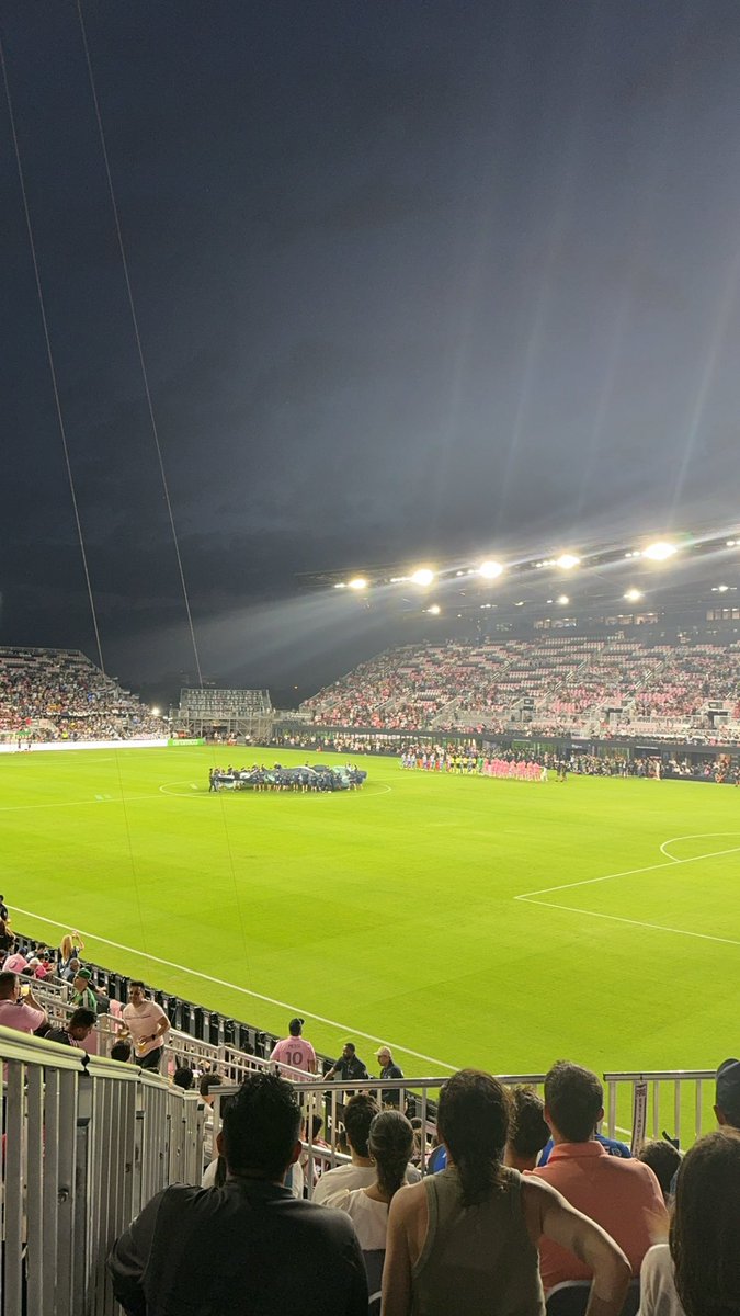 rooliva22's tweet photo. Primer partido viendo a @Rayados y ganamos!! 
Dedicatoria especial a mi viejo que me inculcó los amores a la pandilla. https://t.co/NPfTvd4gCf
