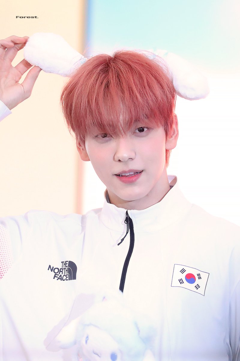 ur__forest's tweet photo. 240403 사운드웨이브 공팬
#수빈 #SOOBIN #TXT https://t.co/tpRCSxZxSJ