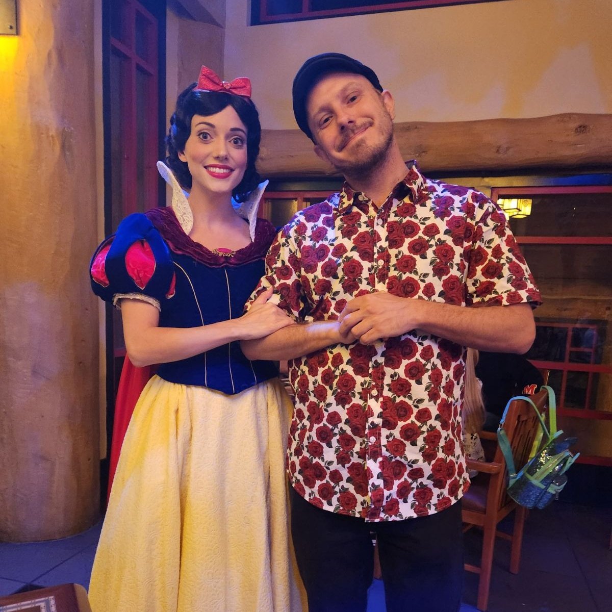 BBindman's tweet image. Birthday Dinner was SERVED tonight. And everyone loved the free art drop. 
#snowwhite #artistpoint