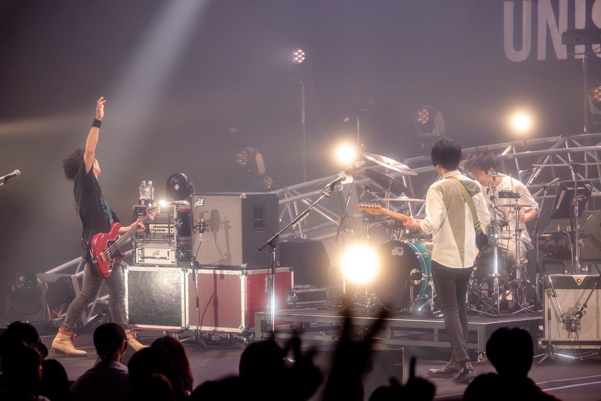 USGinfo's tweet photo. #UNISONSQUAREGARDEN 
「Revival Tour “Catcher In The Spy”」
本日も大阪・フェスティバルホールにて！

当日券の販売はございません。

▼グッズ会場先行販売
15:30〜17:00  
https://t.co/7kJJyWck4w

#USG20th #USG2024 https://t.co/HauhJl0tqc