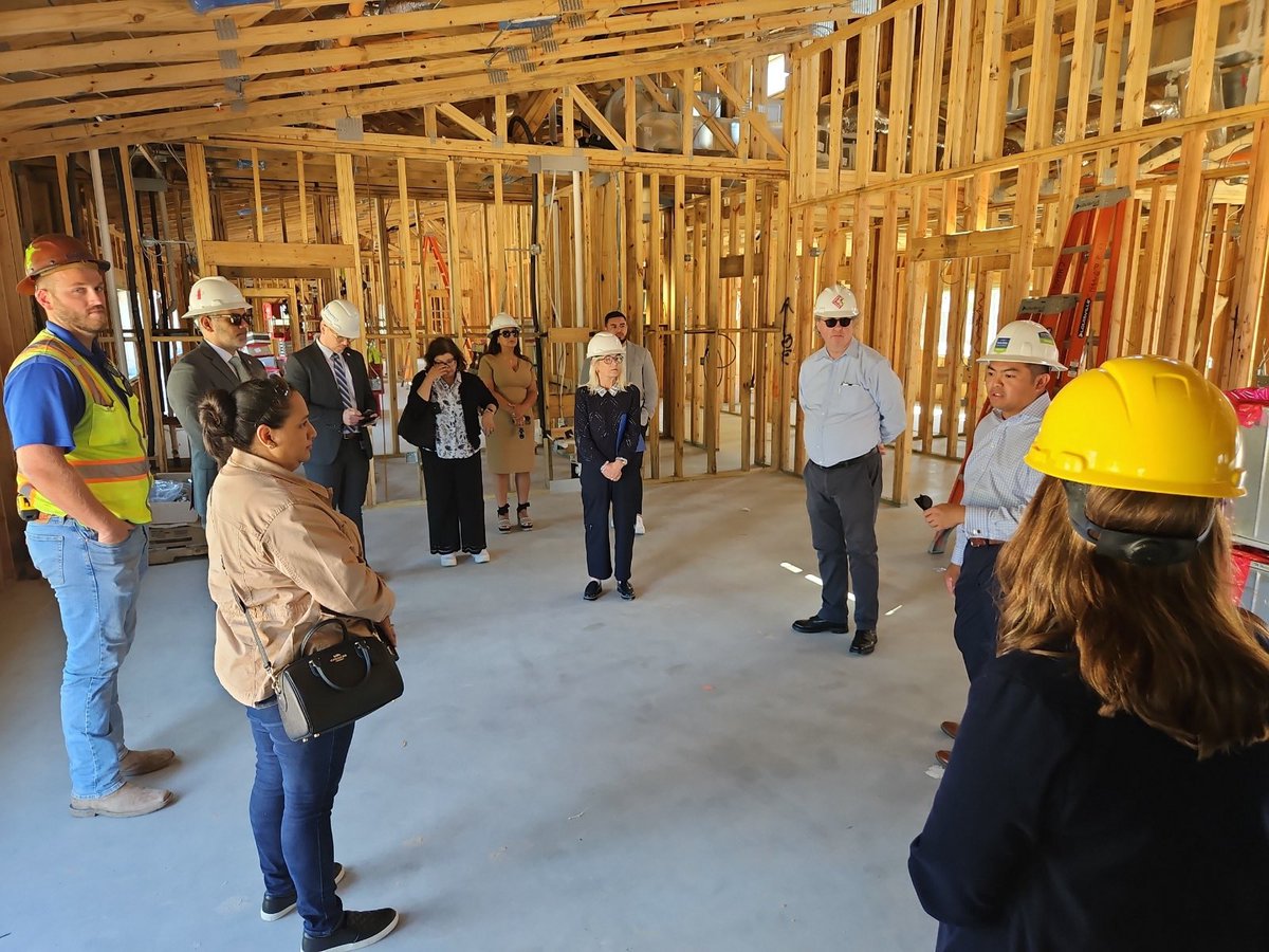 Big thanks to New Hope Housing for hosting me, along with other community partners and elected officials, on a tour of your new Berry Property. I can’t wait to see how your whole-person approach helps residents succeed and communities thrive in District H.