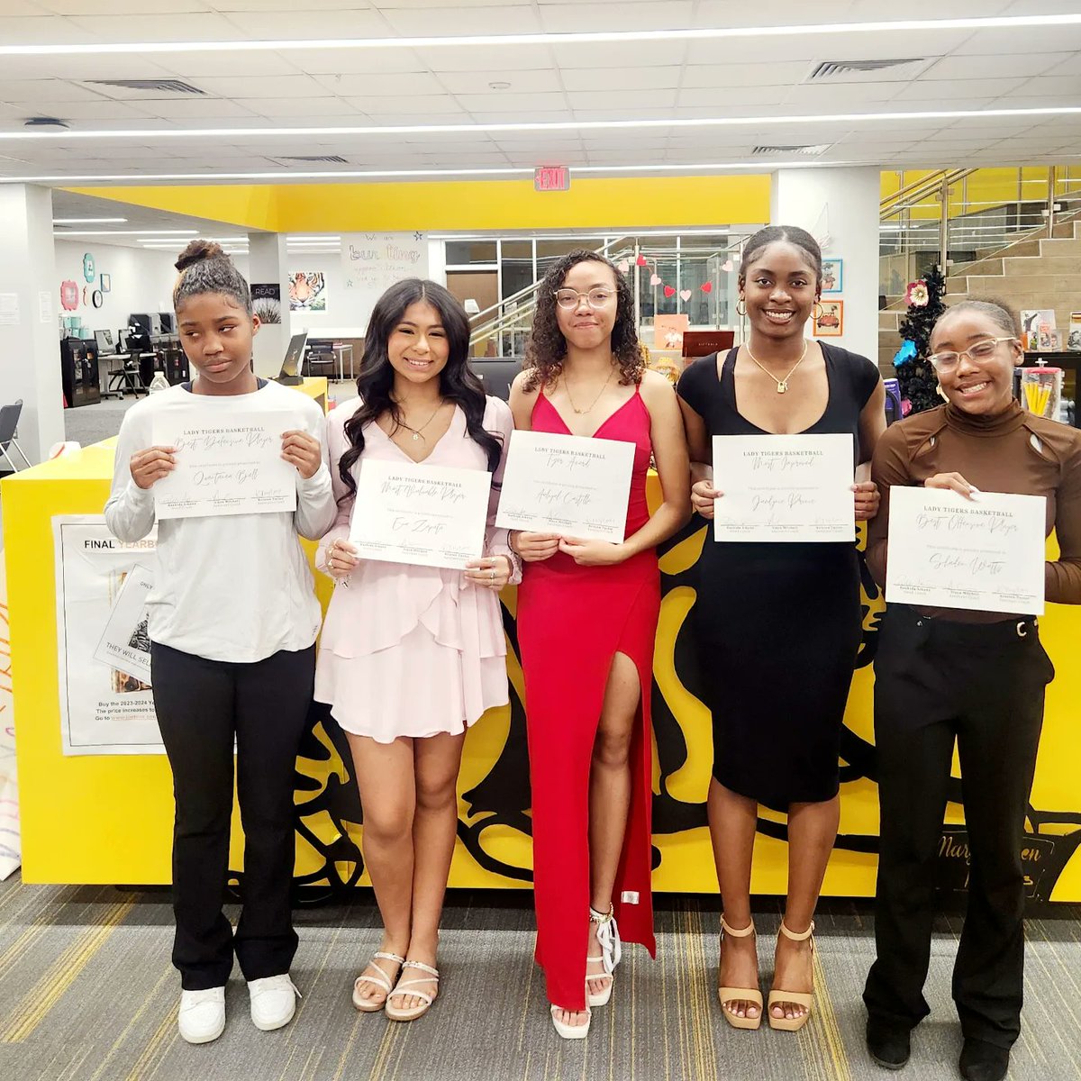 girls_woods's tweet photo. BANQUET NIGHT was a success! Lady Tigers cleaned up nice! ❤️
Tiger Award: @Isabellaher12 
Comeback Award: @NoelleBerry19 
Co-Offensive POY: @brxttany03 @Anjalena_2026 
Best Motivator: @emelyzapata2025 
Most Improved: Cynthia Delcid
@SpringWoodsHigh 🖤💛 #WE https://t.co/O1rquSJXVi