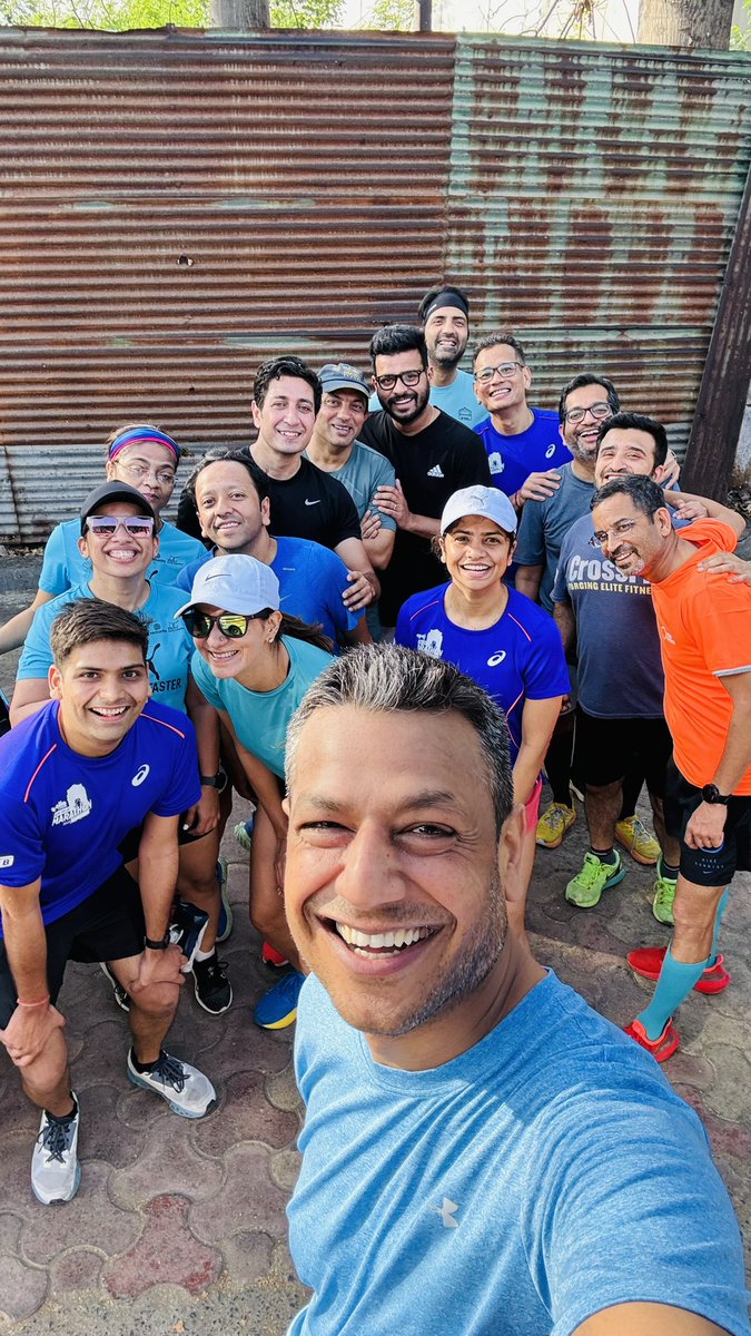 defaultrunner's tweet photo. The best start to my day is with my tribe ! 8km easy, peasy, chatty and memorable this a.m. @bostonmarathon is 10days from today ! Bring it on ! #runwithreeti #thedefaultrunner #running #tealtribe #roadtoboston https://t.co/KyOsHH1tpk