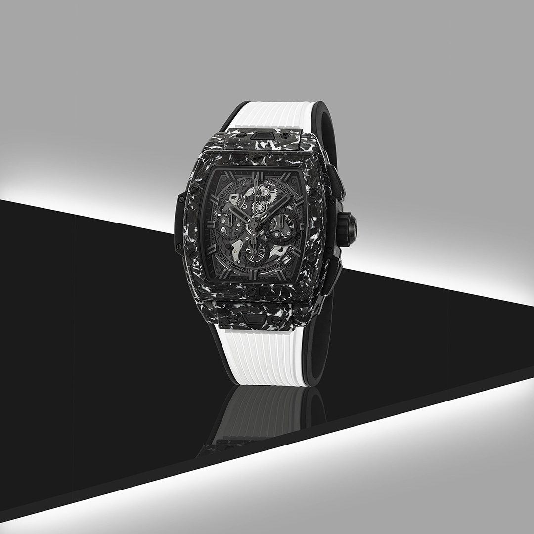 Hublot_Japan's tweet image. 日本限定モデル「スピリット オブ ビッグ・バン カーボン ホワイト」。 スタイリッシュなデザインとユニークな素材が融合しブランドコンセプト「アート・オブ・フュージョン(異なる素材やアイデアの融合)」を体現しています。#Hubot #ウブロ bit.ly/sobb_jpn
