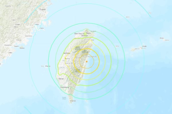 HowNews_'s tweet photo. BREAKING NEWS🔻

Terremoto de magnitude 7,4 atinge Taiwan e gera alerta de tsunami

O epicentro do terremoto ocorreu a cerca de 18 quilômetros ao sul da cidade de Hualien, em Taiwan https://t.co/zzkCqsT35I