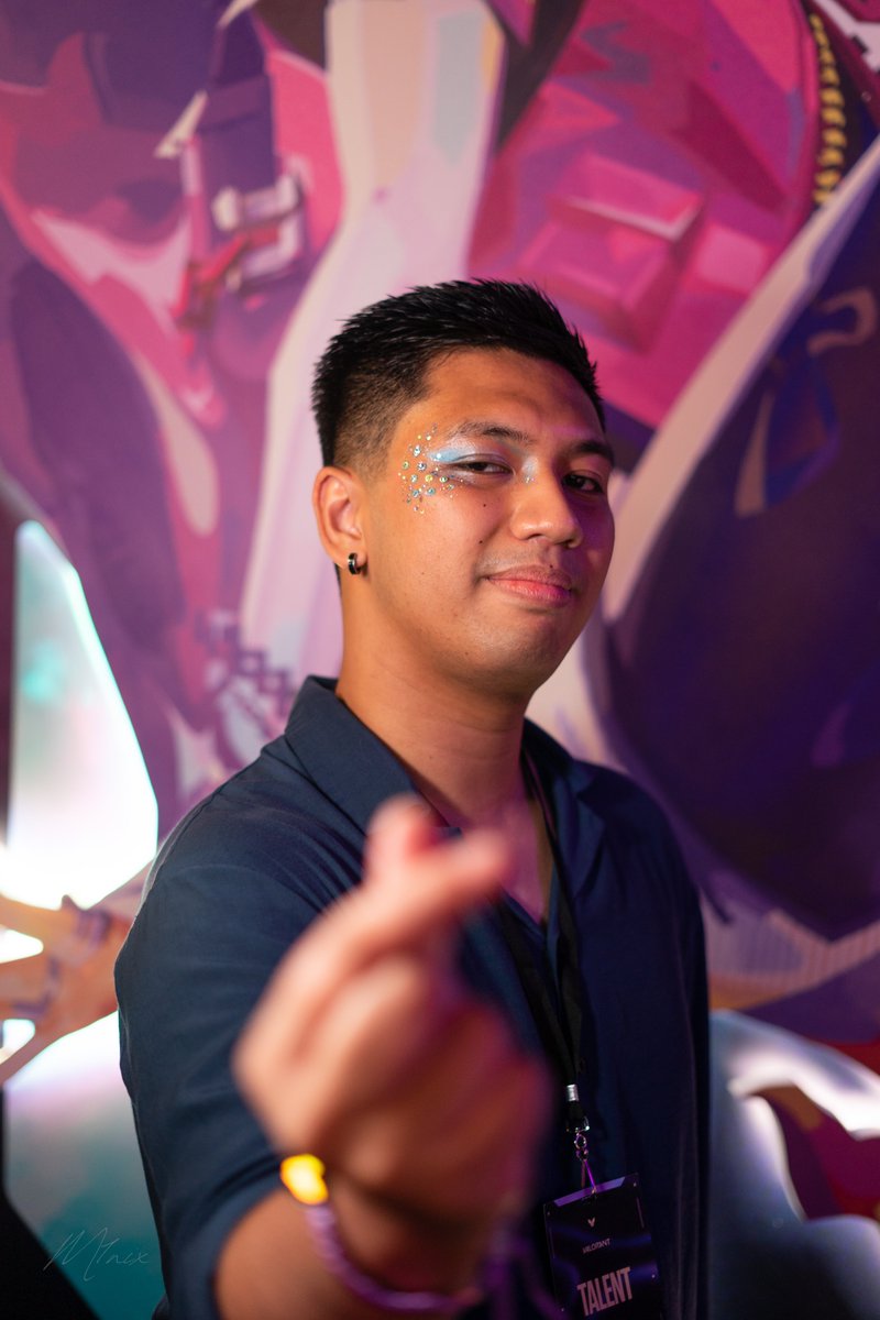 dancingcorgi_'s tweet photo. Nothing but love for Clove 🦋

Launch party was pretty sick! I get really anxy with how I look but man, @M1nix_ really knows how to bring the best in me through the lens.

#SpycamNiM1nix #HelloClove https://t.co/SPadRHrM8i