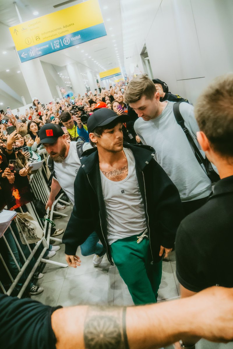 dgmedioschile's tweet image. ¡YA LLEGÓ! ❤️ Oficialmente feriado #LouisChileno 🇨🇱🎉

📸 @AndieBorie