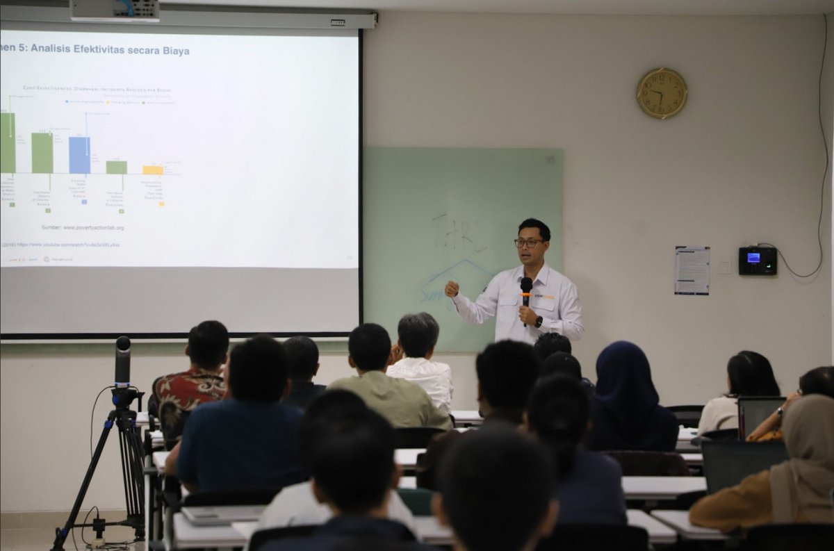 FEB #UGM Berikan Pelatihan Evaluasi Dampak Bagi Lembaga Filantropi DI Yogyakarta: Fakultas Ekonomika dan Bisnis #UGM melalui Pusat Kajian Pengentasan Kemiskinan Dan Ketimpangan (EQUITAS), Departemen Ilmu Ekonomi menyelenggarakan lokakarya Pelatihan… ugm.ac.id/id/berita/feb-…