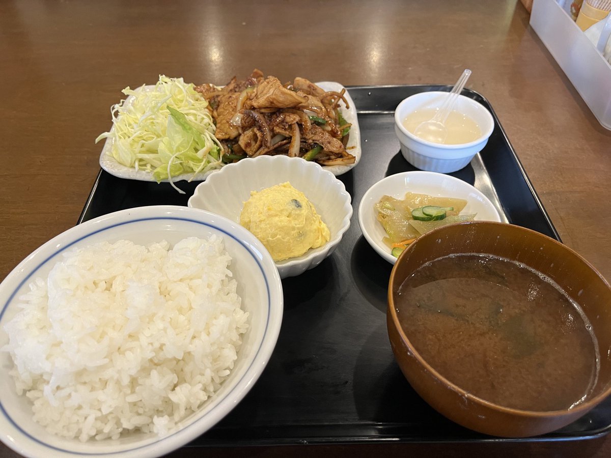 mmaa1026's tweet photo. 本日のランチ♫
焼肉定食😃 https://t.co/Q9oR3x2L76