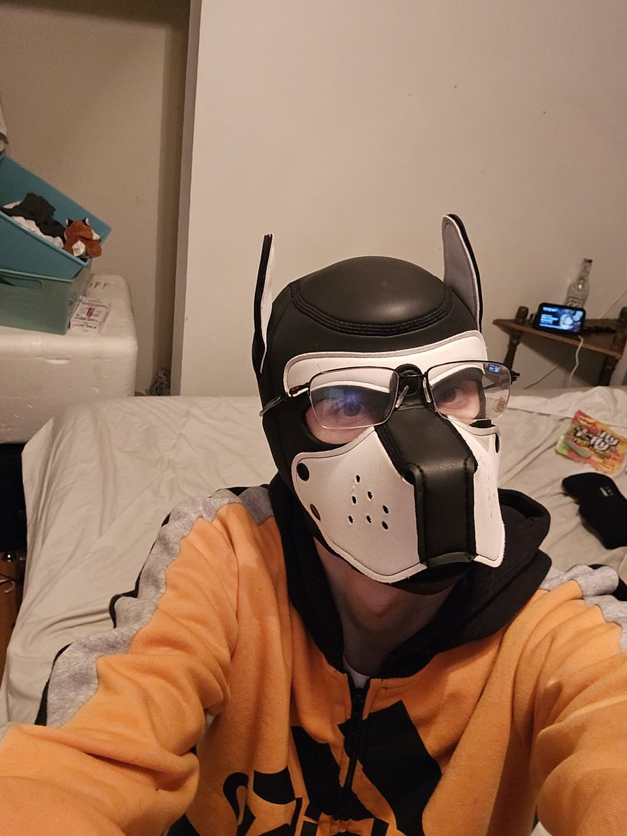 Chance98892641's tweet photo. @MrSLeather Didnt have to use the styrophome peices https://t.co/h8hlHVQjFX