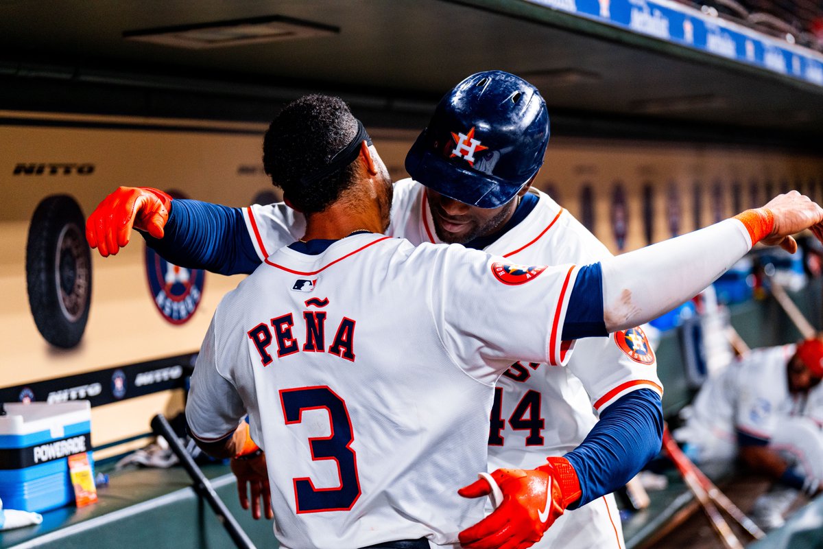 astros's tweet photo. We think we like this little life.☺️ https://t.co/hKs7redqta