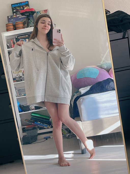 Vegas in the morning! Who&rsquo;s gonna be at Tsumicon?? :D https://t.co/eexWxeUozf