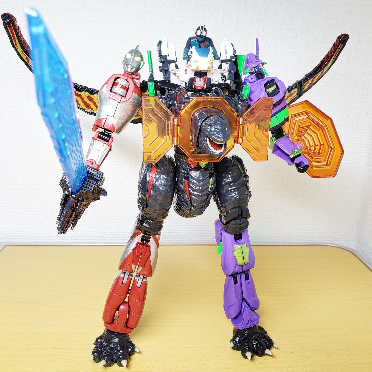 中古で少し安かったので、シン・ユニバースロボを買ってみた😇 非変形