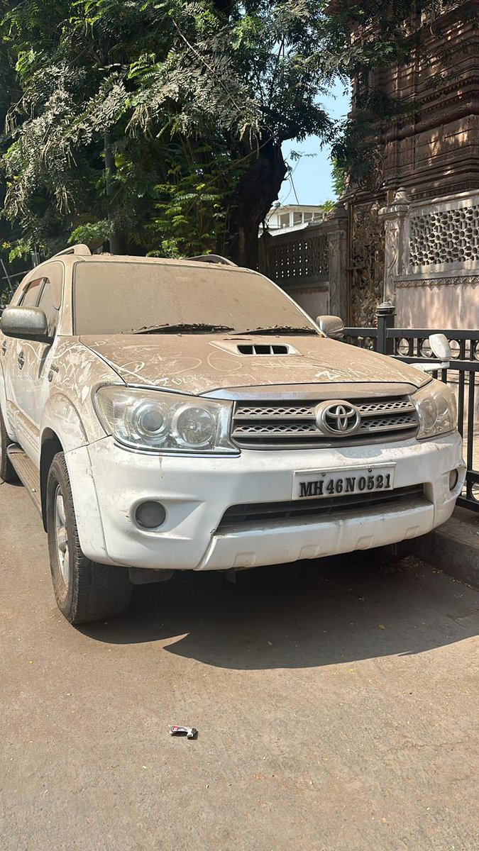 sachinfuria's tweet photo. @MumbaiPolice 
This car seems to be suspicious and we had raised this complaint in front of Mumbai traffic dept also.

This car is kept exactly outside IRLA JAIN TEMPLE, Near irla nallah, Andheri west.

Pls take action before some unwanted insident take place.

Take it seriously https://t.co/DkdjVeY2vZ