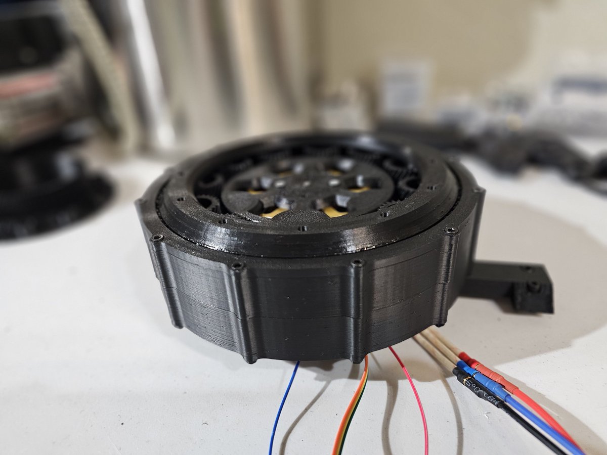 IanPritchard's tweet photo. Test demo video tomorrow of the new actuator.
Calibration, position, and ramped velocity control.
Torque testing to follow after mounting. https://t.co/VAvKC67GSL