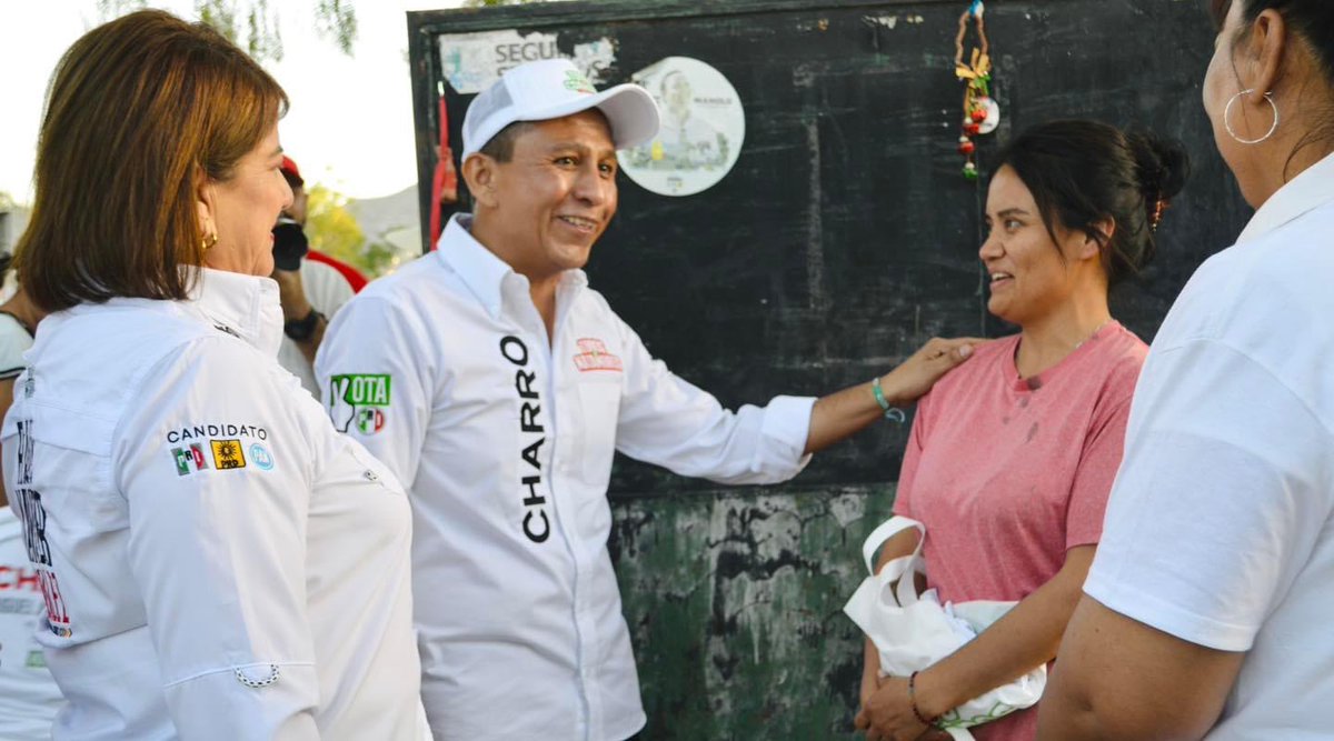 charro_rl's tweet photo. Seguimos  a paso firme y cercanos a nuestra gente presentando nuestras propuestas en el EJIDO NUEVO MIELERAS, muchas gracias por sus muestras de apoyo.
Este 2 de junio vamos #TodosXMatamoros 
ALIANZA POR LA SEGURIDAD
#PRI #PRD #UDC https://t.co/ZktWyui1B4