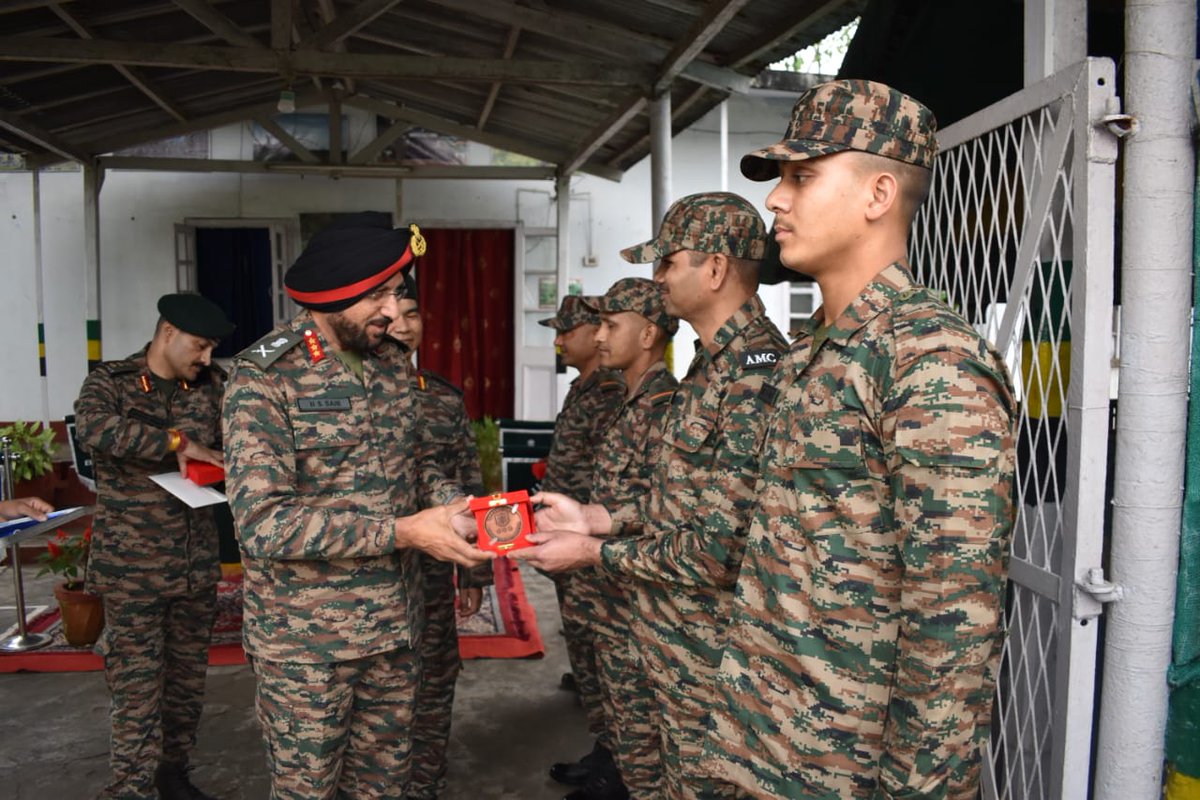 GOC, #SpearCorps, #IndianArmy visited formations and units in Laipuli and Digboi in #Assam and carried out a comprehensive review of their operational preparedness. He commended all ranks for their commitment and high standards of professionalism while ensuring peace and…