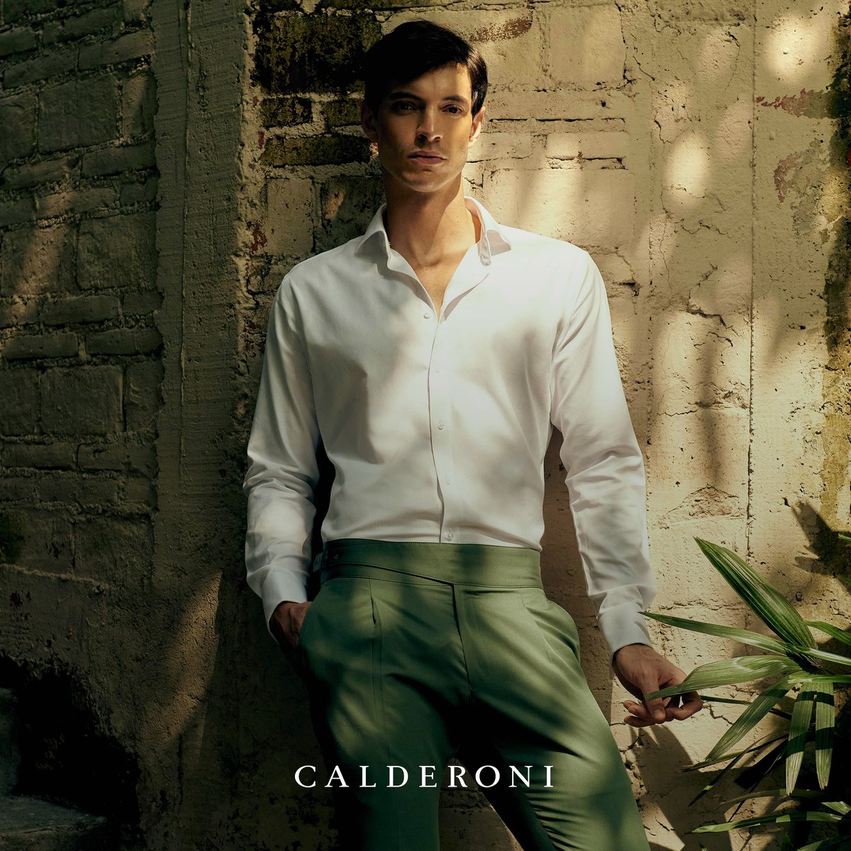 Con #Calderoni dejarás de vivir momentos cotidianos.

Conoce más: bit.ly/3V3wjBg

#Outfit #Moda #Estilo