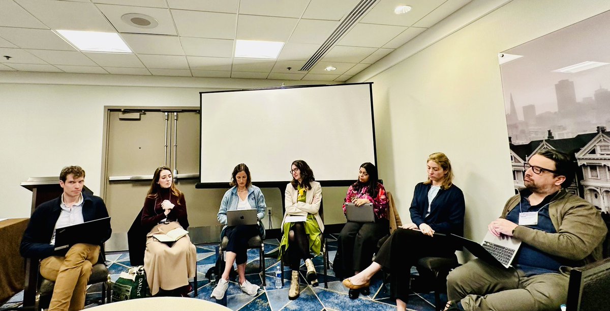 Can’t think of a better way to start #ISA2024 than in a discussion about the present/future of cybersecurity research in International Rel w some of my favourite colleagues and such an incredible audience ✨@TobiasLiebetrau @monica_kello @mullerlilly @sulagna_basu @cristiano_fab