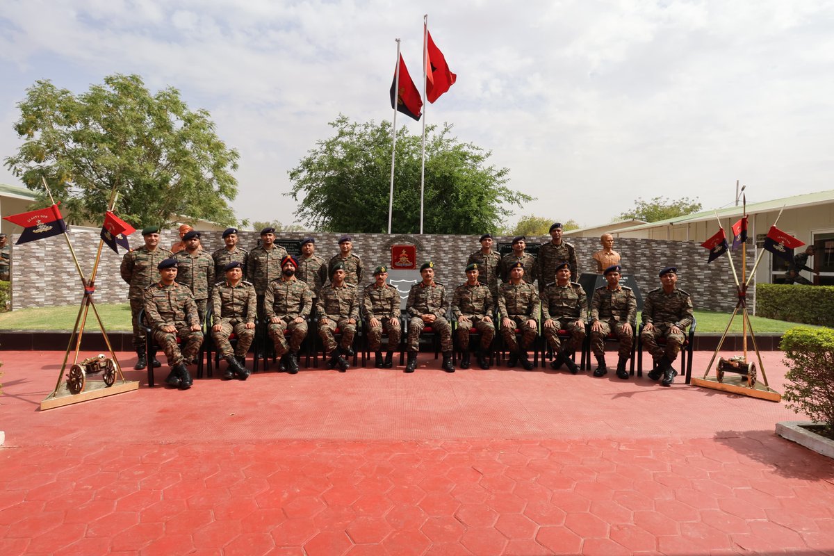 Lt Gen Nagendra Singh, GOC #ChetakCorps, visited #Bikaner Military Station. He was briefed on the station's operational readiness, administrative matters, and the advancement of key initiatives. Engaging with personnel across all ranks, he commended their dedication and urged…